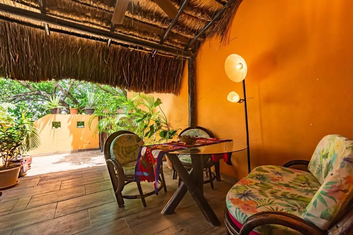 Live Like A Local, Rooftop Studio In Central Playa Playa del Carmen Apartment